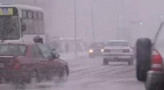 Автобус с 60 пассажирами застрял на трассе Астана-Караганда