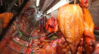 Казахстанцев призывают не есть в больших количествах красное и переработанное мясо