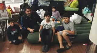 Родные застрявшей в "Шереметьево" уроженки Казахстана собирают подписи в ее защиту