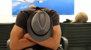 Родители 30 школьников Уральска атакуют офис турфирмы из-за срыва поездки в Казань