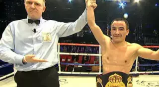 Жанат Жакиянов завоевал титул "временного" чемпиона мира