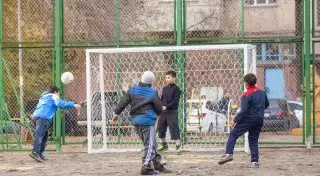 Бизнесмен из Алматы подарил жителям Медеуского района спортивные площадки