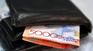 Бюджетникам в Казахстане значительно повысят зарплату
