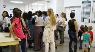 Алматинцы недовольны объединением детских и взрослых поликлиник