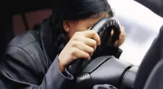 Пытавшаяся скрыться с места ДТП в Караганде помощница прокурора протаранила два авто