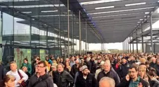 Оставивший "подозрительную" сумку в аэропорту Лондона мужчина задержан