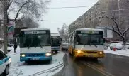 Водителя автобуса лишили прав за езду по "встречке" в Алматы