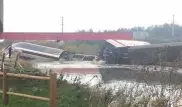 Скоростной поезд сошел с рельсов во Франции