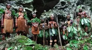 11 причудливых и пугающих фактов о жителях Папуа-Новой Гвинеи