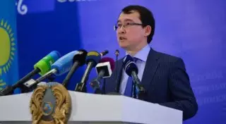 Жаксылыков предлагает обращаться в Нацбанк по вопросам курса тенге к рублю