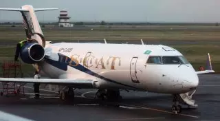 Снегоуборочная машина ударила самолет SCAT в Астане