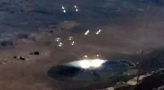 Пассажир заснял загадочные огни в районе сверхсекретной "Зоны 51"