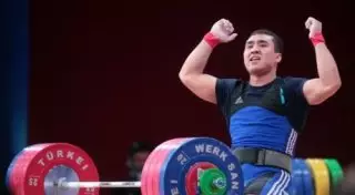 Казахстанские тяжелоатлеты завоевали "серебро" и "бронзу" на ЧМ в Хьюстоне