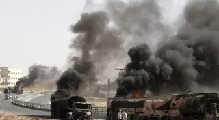 Олланд и Путин договорились уничтожать идущие в Турцию бензовозы ДАИШ