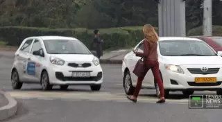 На дорогах Алматы вводится "пешеходная фаза"