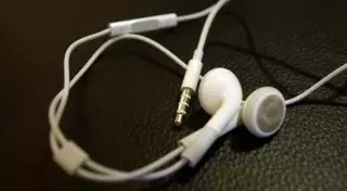 В iPhone 7 уберут стандартный разъем для наушников - СМИ