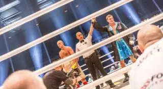 Видео победного боя казахстанского боксера Пинчука в андеркарде Кличко - Фьюри