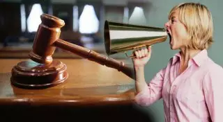 Жительницу Рудного оштрафовали почти на 80 тысяч тенге за оскорбление словом "неадекватный"