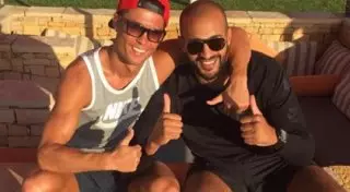 СМИ заподозрили Роналду в гомосексуализме из-за частых визитов к другу