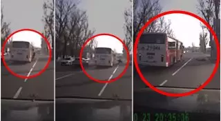 Мужчина выпал из движущегося автобуса в Алматы - видео