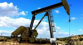 Цены на нефть упали до семилетнего минимума после отчета ОПЕК