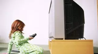 Казахстанские чиновники разъяснили норму о запрете рекламы на зарубежных каналах