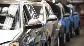 После скачка доллара в Казахстане подорожали автомобили