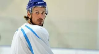 "Барыс" досрочно расторг контракт с одним из защитников