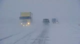 Около 100 человек стали заложниками бурана и гололеда в Карагандинской области