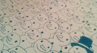 Попробуйте найти панду, спрятавшуюся среди снеговиков