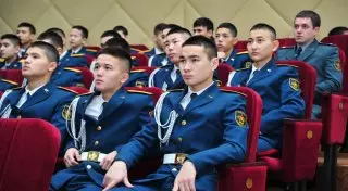 Военнослужащим Казахстана продемонстрировали премьеры исторических фильмов