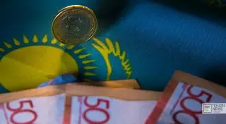 Тенге сохранил позиции по итогам дневных торгов на KASE