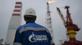 "Лукойл" и "Газпром" приостановили работу с "КазМунайГазом" на Каспии из-за санкций