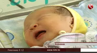 Продать 22 младенцев удалось акушерам в Алматинской области