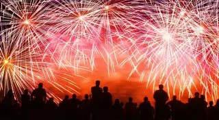 Грандиозное пиротехническое шоу ожидает алматинцев в новогоднюю ночь