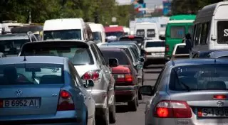 В Кыргызстане с нового года вырастут тарифы на растаможивание авто