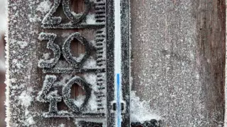 В Астане и Кокшетау из-за морозов отменили занятия в школах