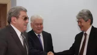 Касымову и Елеусизову вручены удостоверения кандидатов в президенты РК