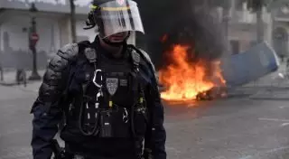 200 автомобилей подожгли в новогоднюю ночь в Страсбурге