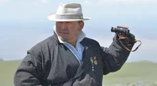 Президент Монголии объявил о списании долгов по кредитам для всех пенсионеров