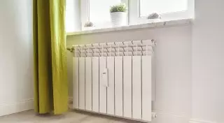 Дома в Жетысуском районе Алматы остались без тепла из-за коммунальной аварии