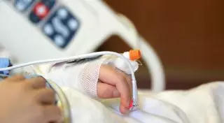 Мама девочки, впавшей в кому после стоматологии: Больницы не хотели ее брать