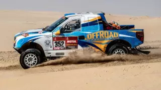 Казахстанский экипаж преодолел очередной этап "Дакара"