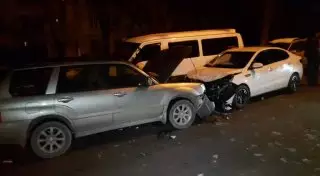 Subaru и KIA столкнулись лоб в лоб по вине уснувшего водителя в Алматы