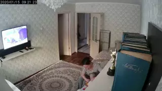 Жестокое обращение с ребенком попало на видео в Алматы