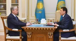 Токаев принял акима Нур-Султана