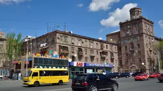 Казахстанцы из-за машин получают вид на жительство в Армении - МВД