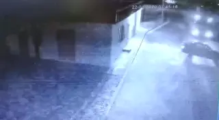 Столкновение грузовика с Toyota сняли на видео в Мангистау