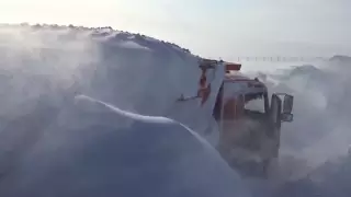 Сотни машин трое суток находятся в снежном плену под Нур-Султаном