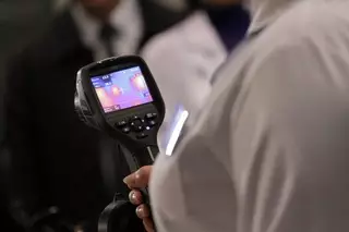 Почему не всех прибывших из Китая с температурой госпитализировали в Казахстане